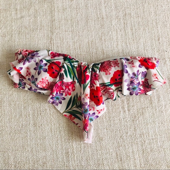 H&M Other - H&M Floral Bikini Top